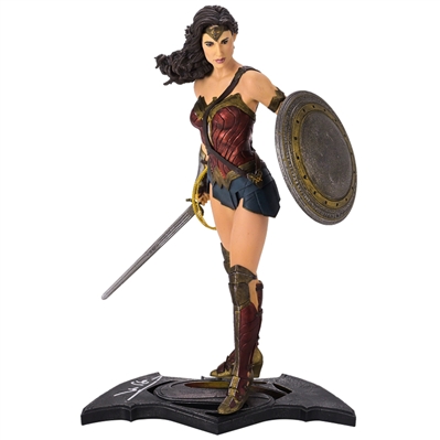 Gal Gadot Autographed DC Direct Batman vs Superman Dawn Of Justice Wonder Woman 12" Statue